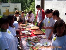 НА 9-МАЙ ДЕЦАТА ОТ ТЕТЕВЕН ПЪТЕШЕСТВАХА ИЗ ЕВРОПА